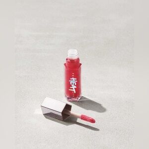 Fenty Gloss Bomb Heat Universal Lip Luminizer + Plumper in Hot Cherry